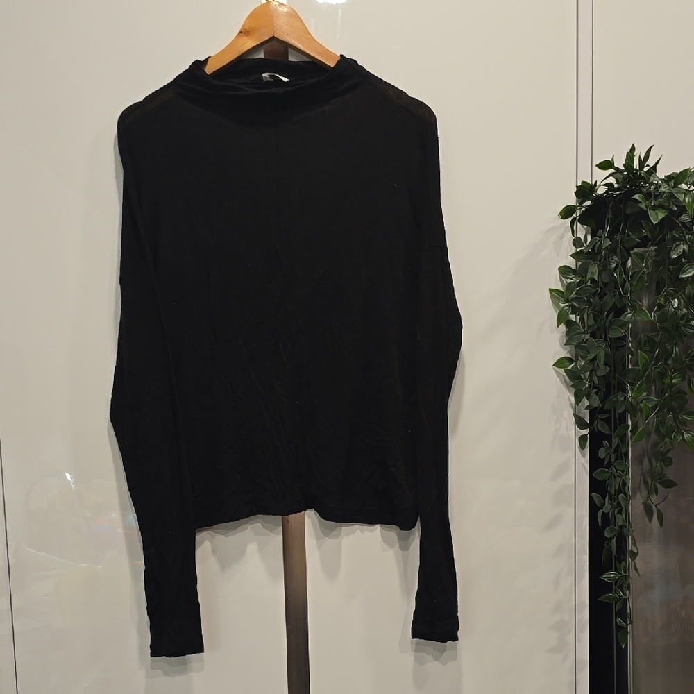 Wilfred black  mock neck long sleeve sweatshirt